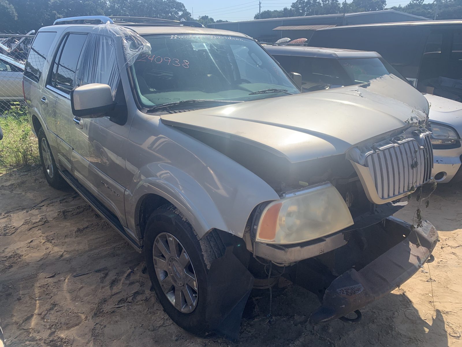 2004 LINCOLN NAVIGATOR