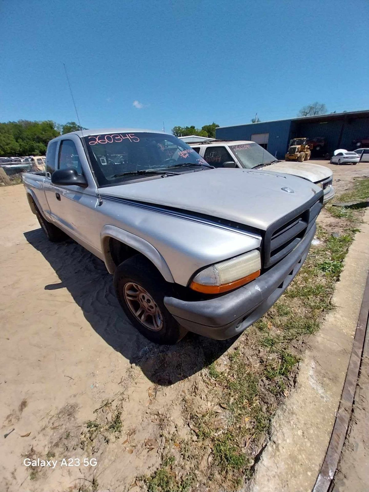 2003 DODGE DAKOTA (MID-SIZE)