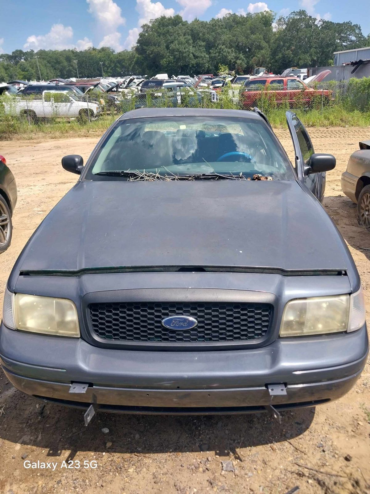 2009 FORD CROWN VICTORIA (83 & UP)
