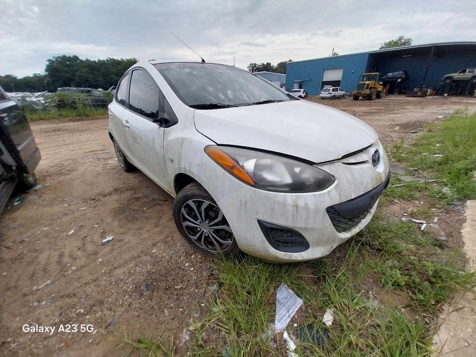 2011 MAZDA 2