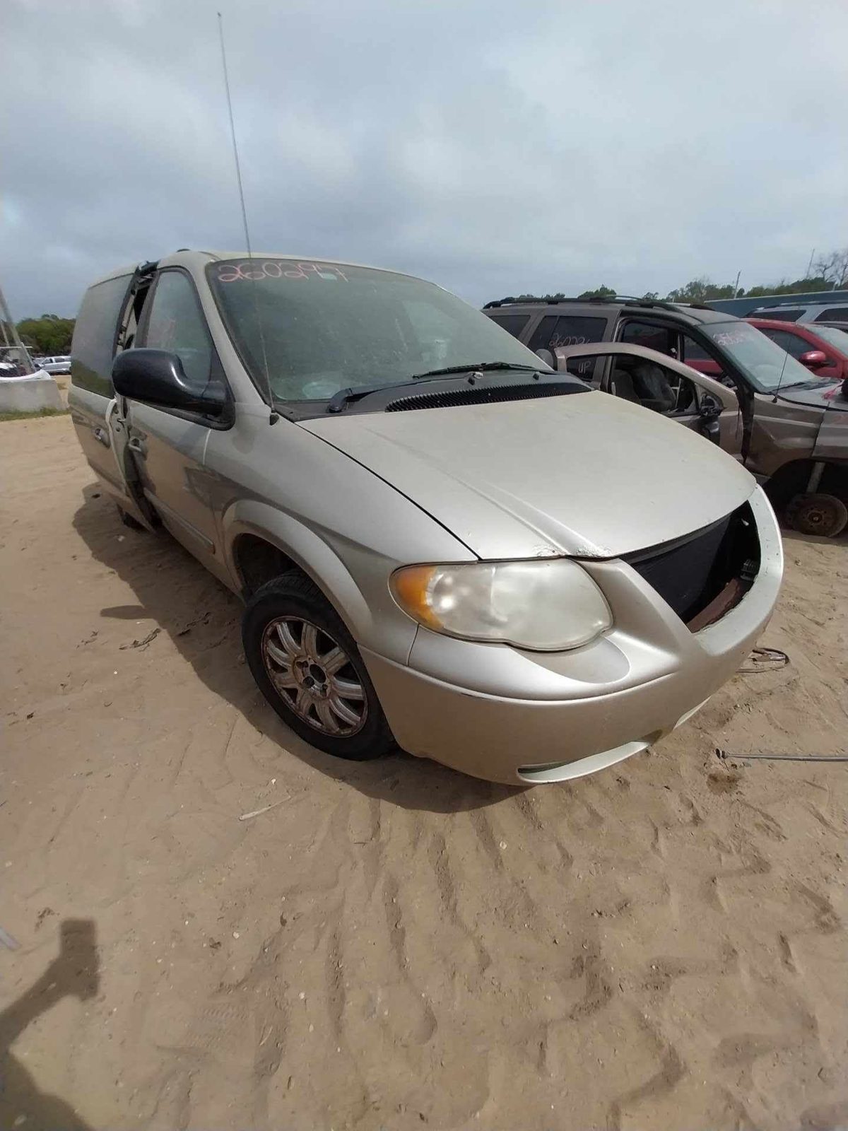 2005 CHRYSLER TOWN & COUNTRY