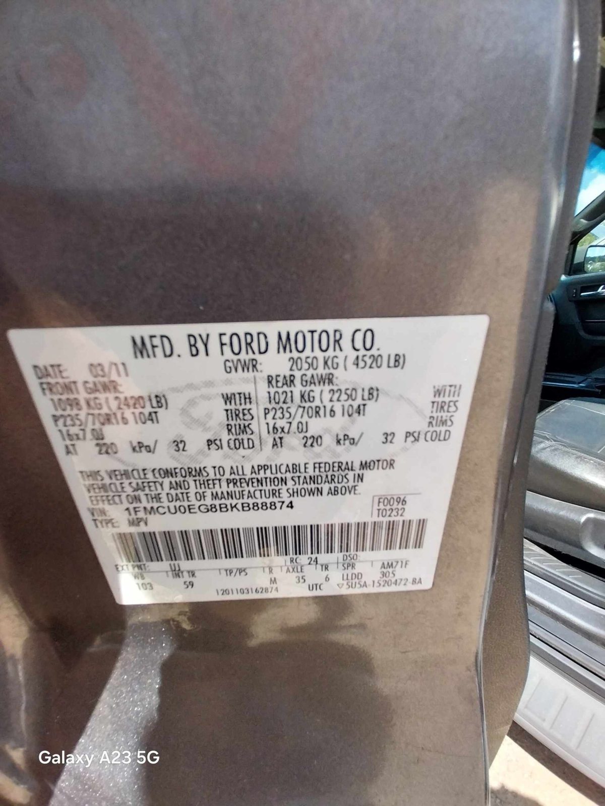 2011 FORD ESCAPE