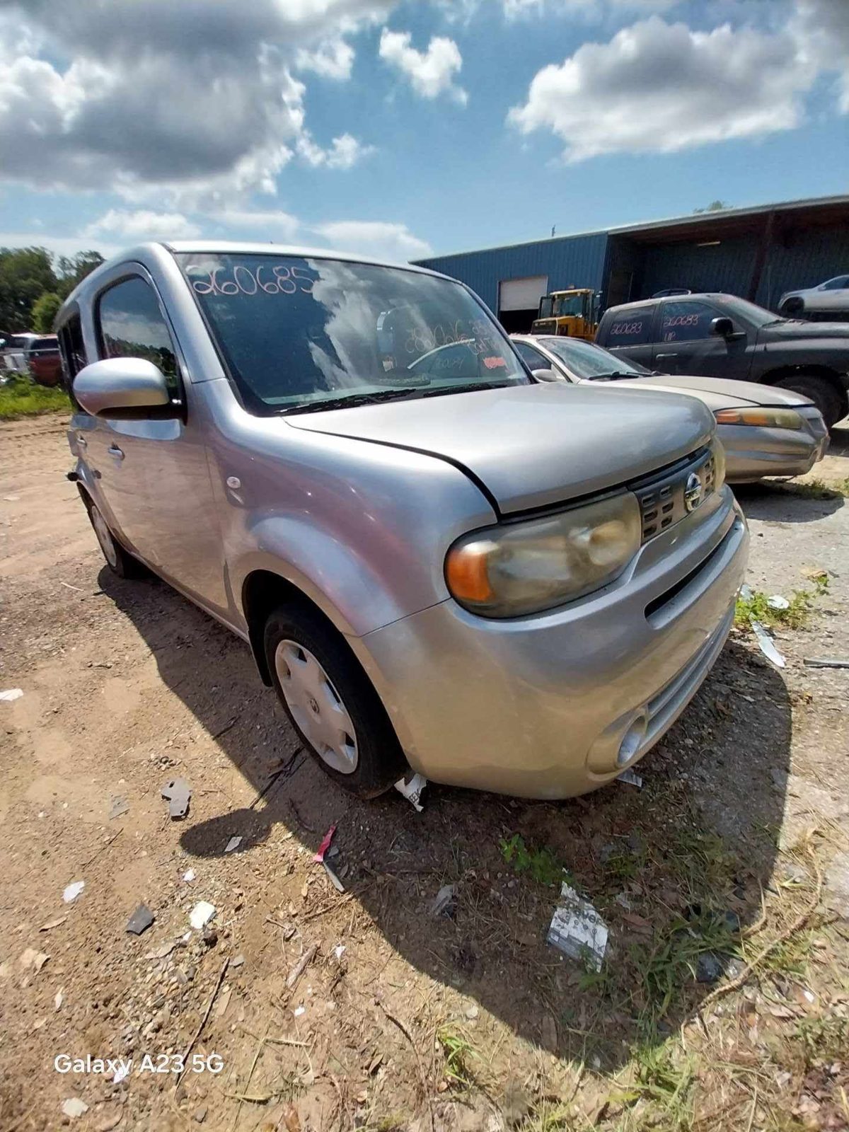 2011 NISSAN CUBE